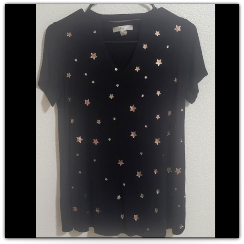 Gaze star print cut out v-neck top size small